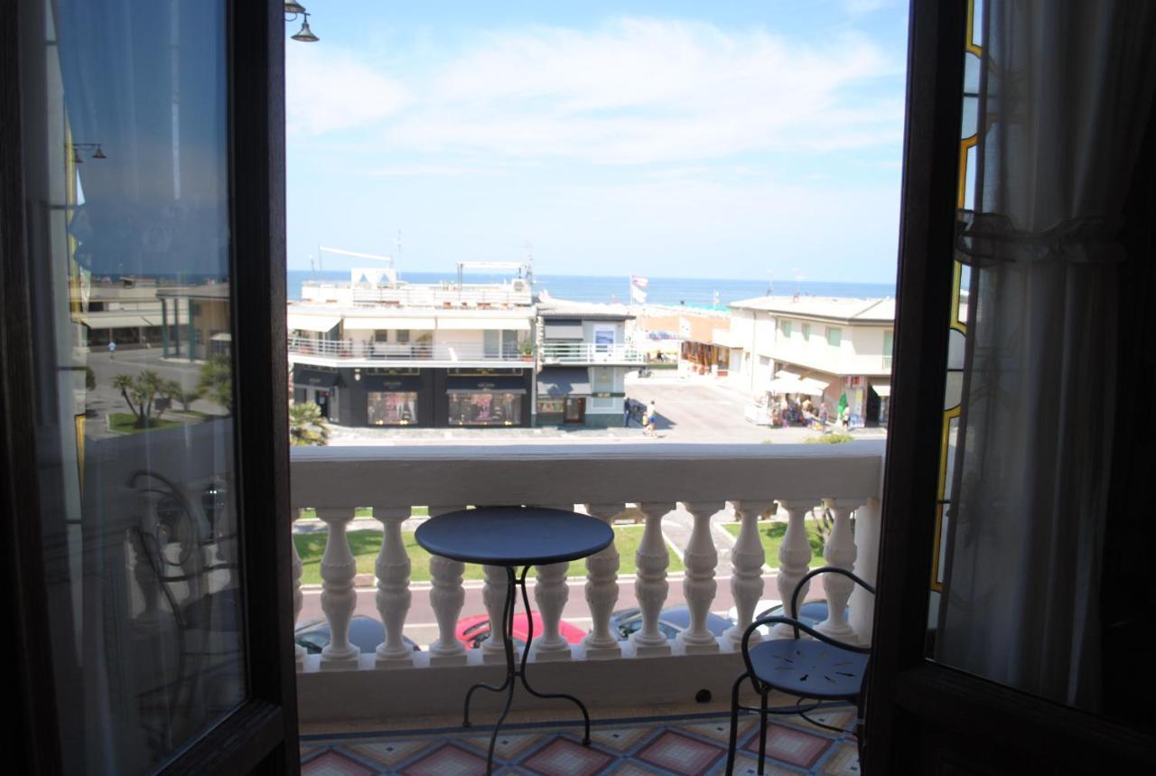 Villa Tina Hotel Виареджо Экстерьер фото