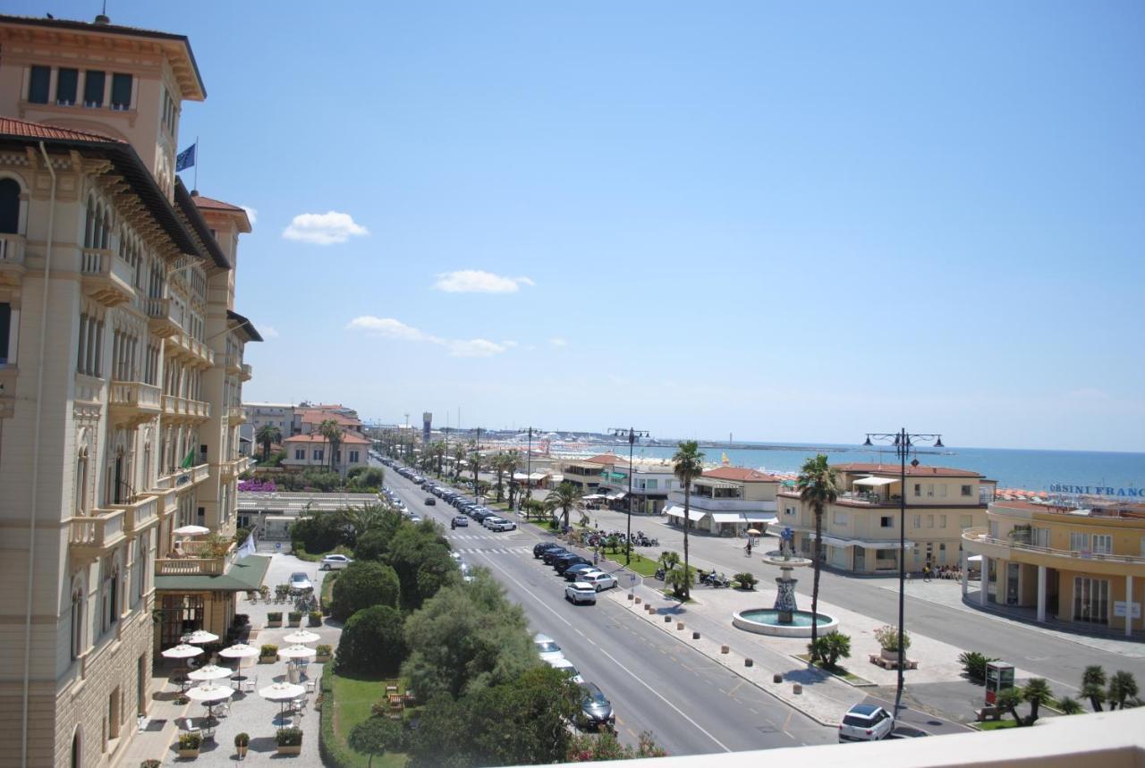 Villa Tina Hotel Виареджо Экстерьер фото