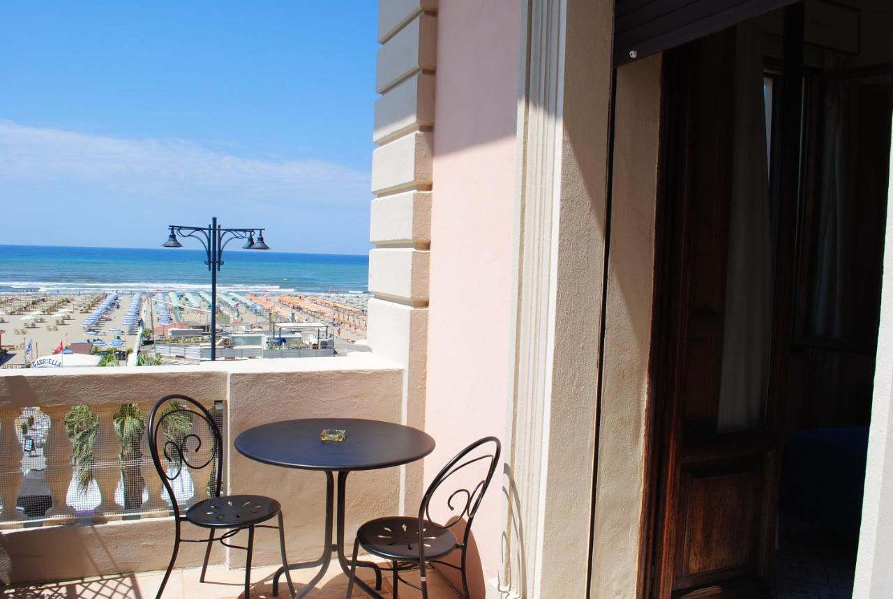 Villa Tina Hotel Виареджо Экстерьер фото