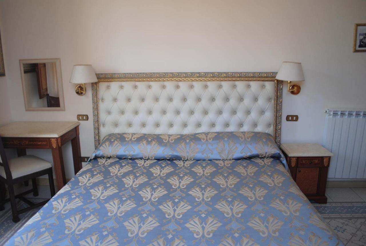 Villa Tina Hotel Виареджо Экстерьер фото