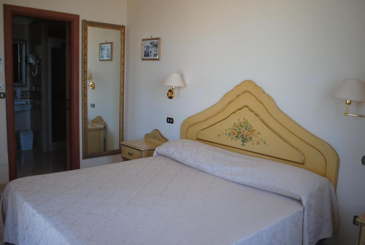 Villa Tina Hotel Виареджо Экстерьер фото