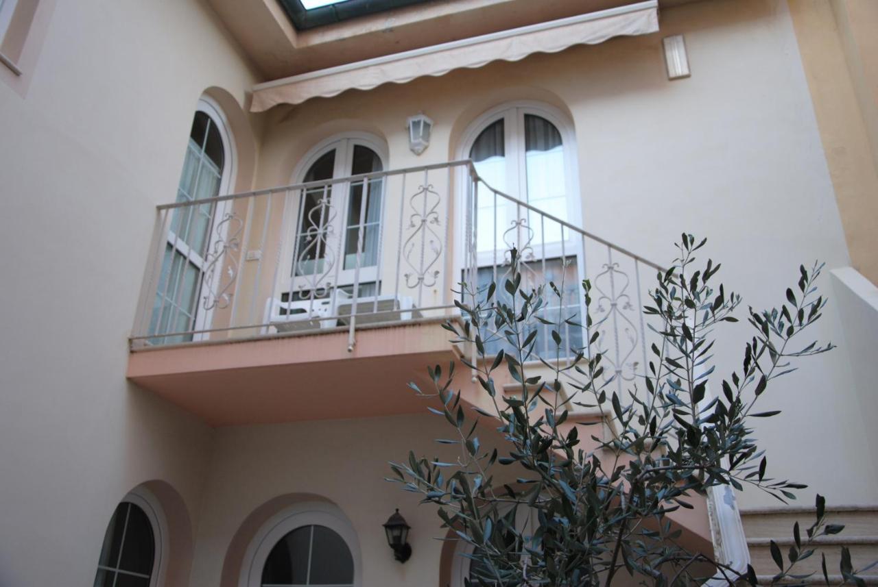 Villa Tina Hotel Виареджо Экстерьер фото