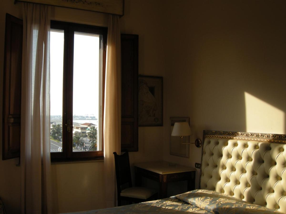 Villa Tina Hotel Виареджо Экстерьер фото