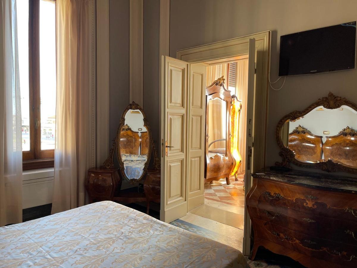Villa Tina Hotel Виареджо Экстерьер фото