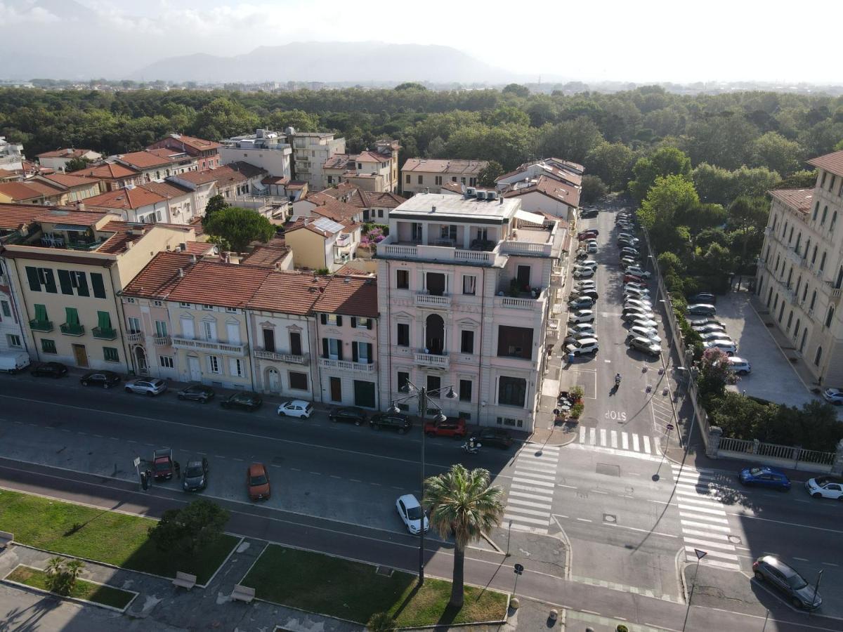 Villa Tina Hotel Виареджо Экстерьер фото