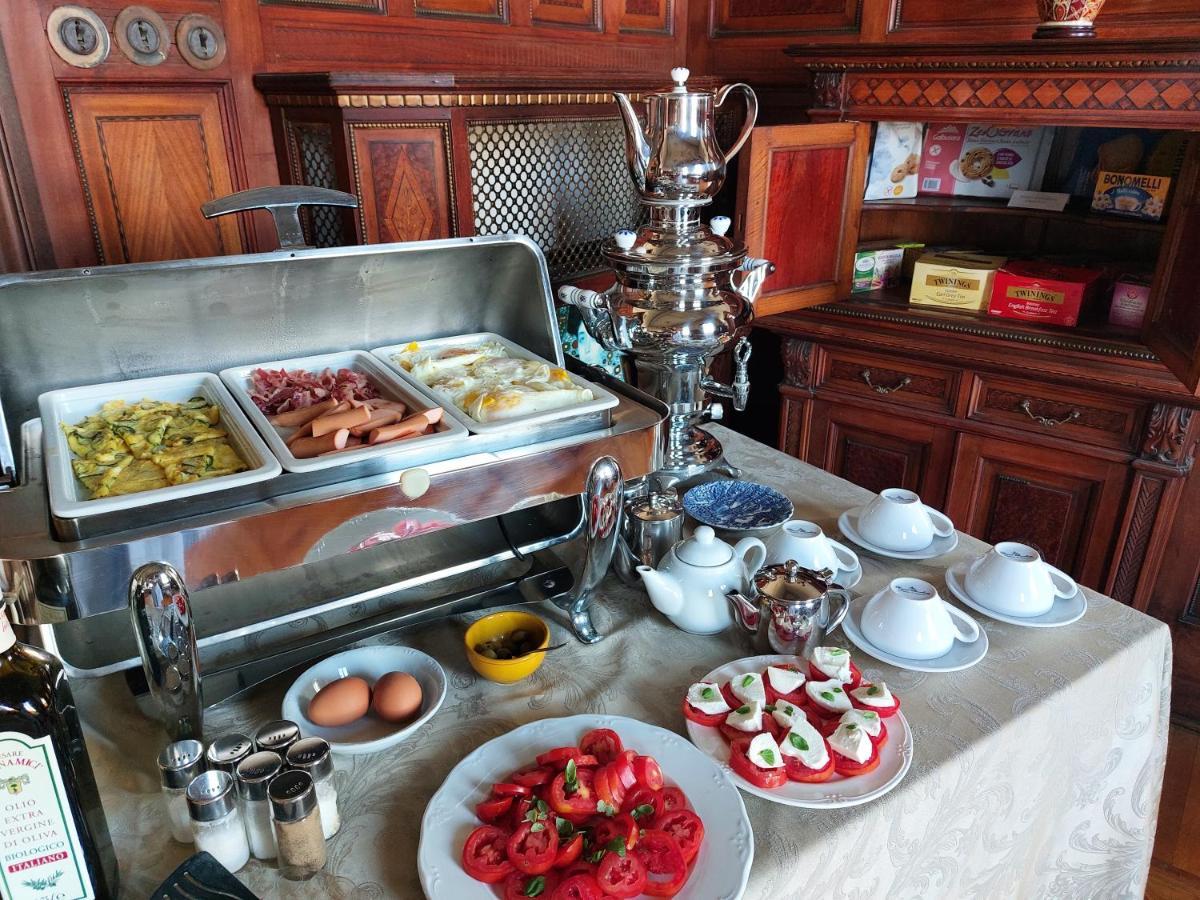 Villa Tina Hotel Виареджо Экстерьер фото