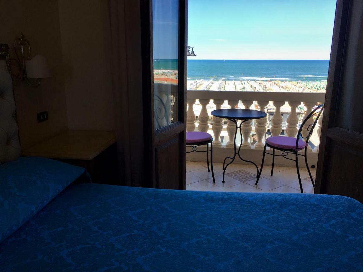 Villa Tina Hotel Виареджо Экстерьер фото